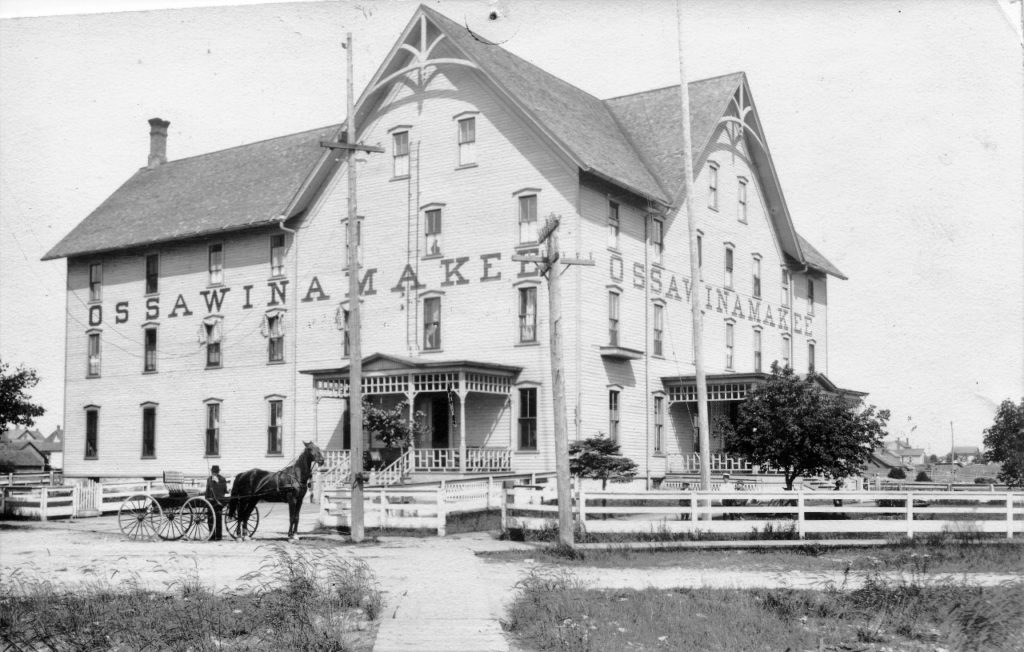A late 1800’s photo of the Ossawinamakee Hotel (SCHS)