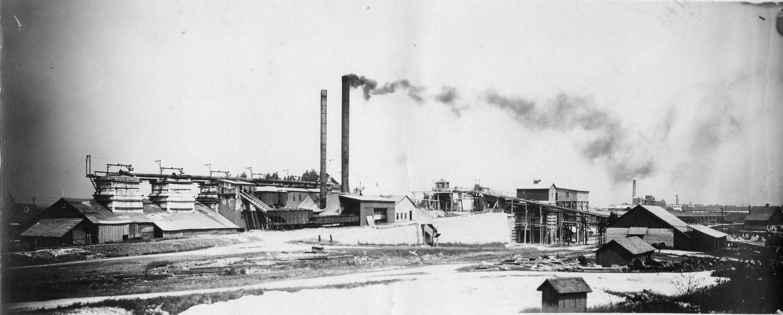 White Marble Lime Co. hydrating plant and kilns located on Maple Street, west of the current quarry pool in Central Park. Slab wood, which was used as fuel, was piled where the football stadium, track and field are presently.